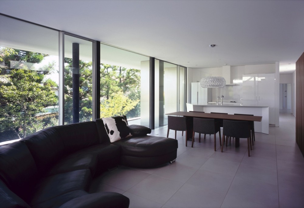 Residence in Kurakuen / NRM-Architects Office