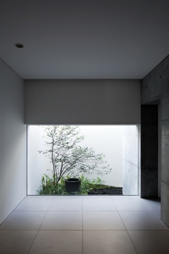 Residence in Kurakuen / NRM-Architects Office