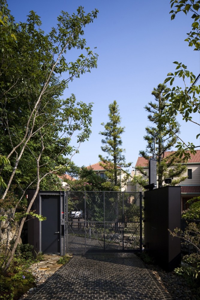 Residence in Kurakuen / NRM-Architects Office