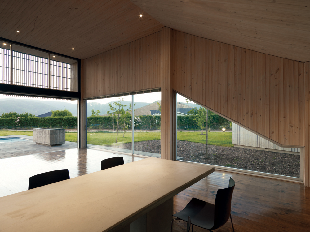 Finger Joint House / LAND Arquitectos