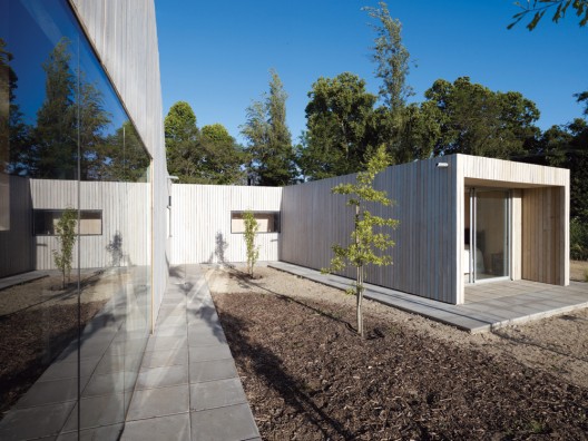 Finger Joint House / LAND Arquitectos