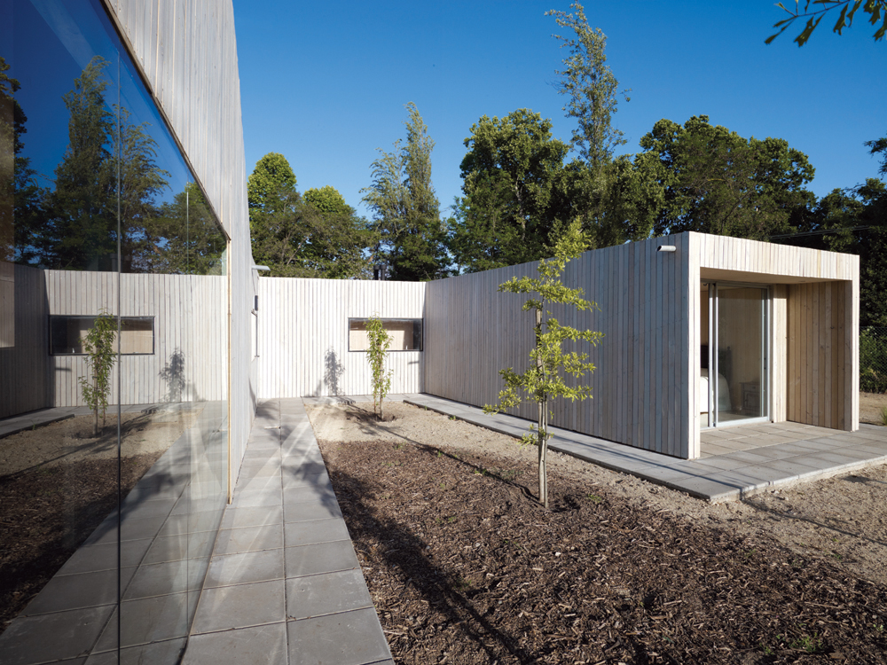 Finger Joint House / LAND Arquitectos