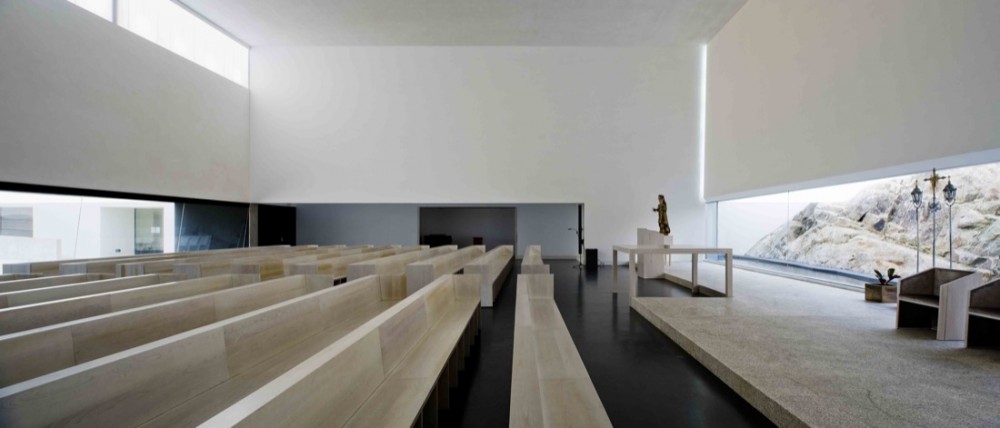 St. Antonio’s Church & St. Bartolomeu Social Center / JLCG Arquitectos