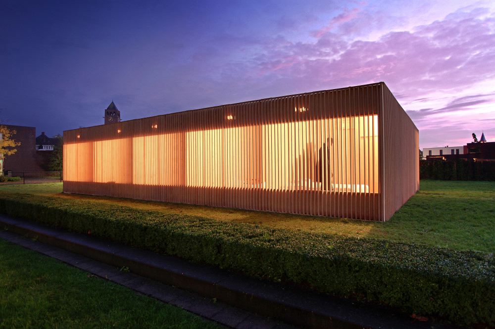 Temporary Hotel / IAA Architects