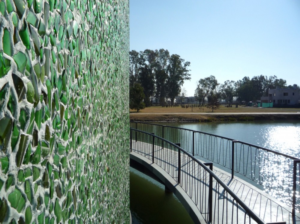 La Candida’s Club House / Adamo-Faiden