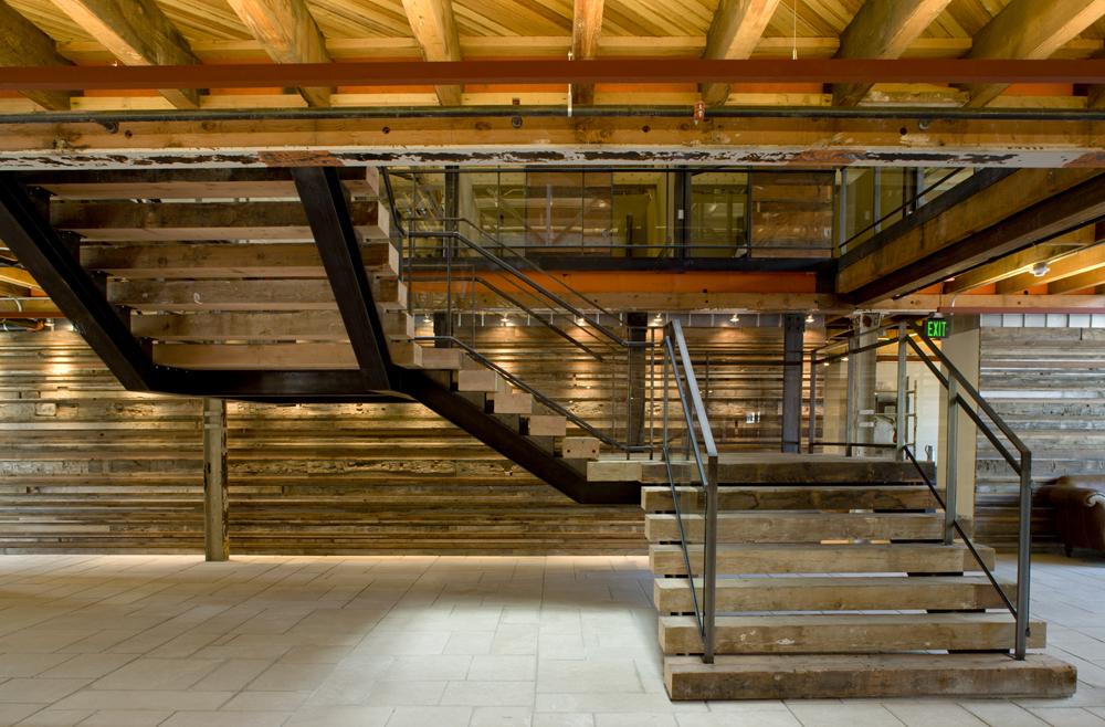 Urban Outfitters Corporate Campus / Meyer, Scherer & Rockcastle
