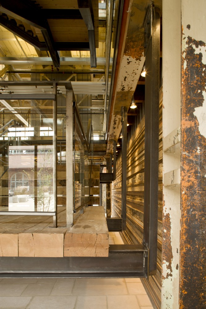Urban Outfitters Corporate Campus / Meyer, Scherer & Rockcastle