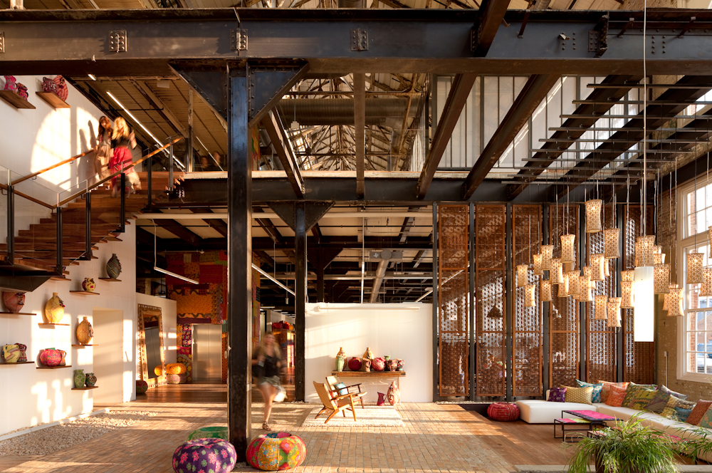 Urban Outfitters Corporate Campus / Meyer, Scherer & Rockcastle