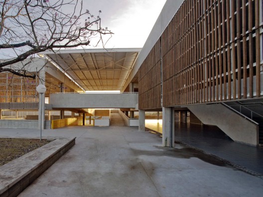 Public School In Votorantin / grupoSP