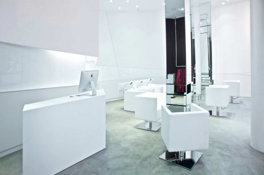 Bartek Janusz Hairdresser / moomoo Architects