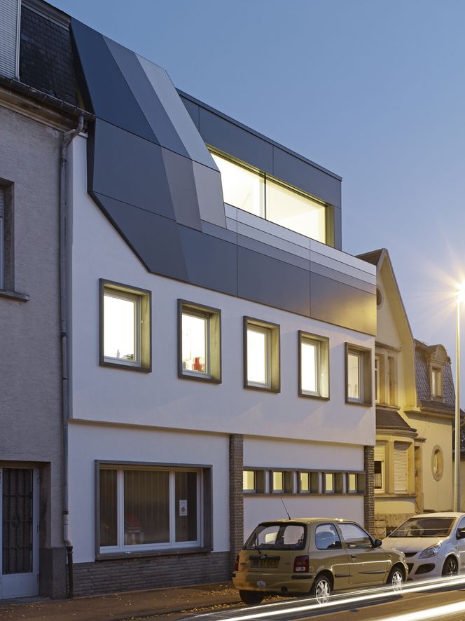 Roof Top Office Dudelange / dagli + atélier d’architecture