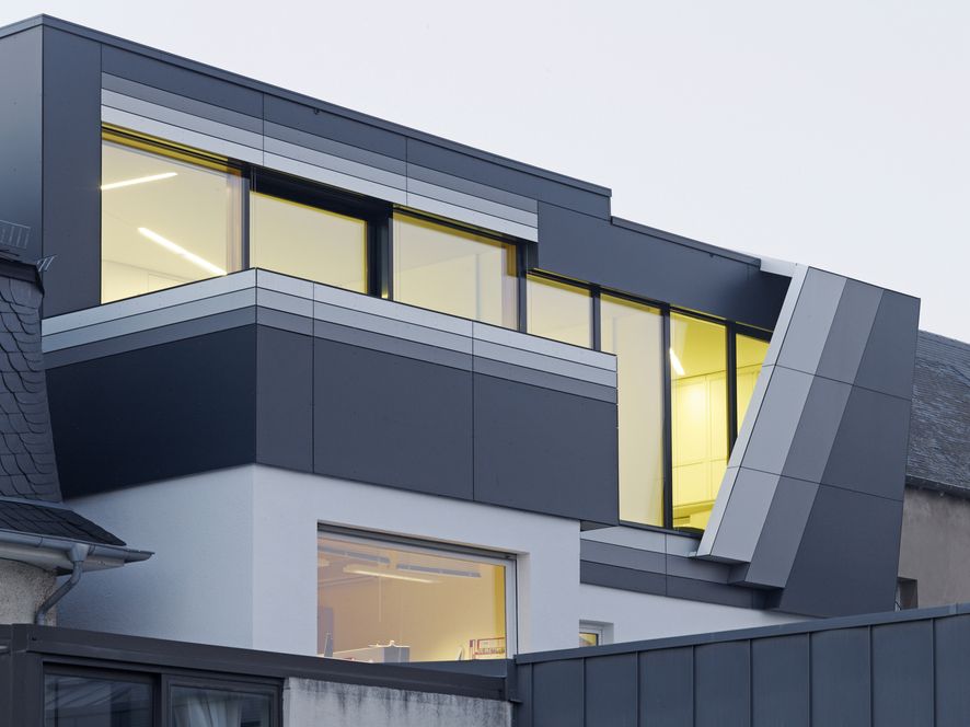 Roof Top Office Dudelange / dagli + atélier d’architecture