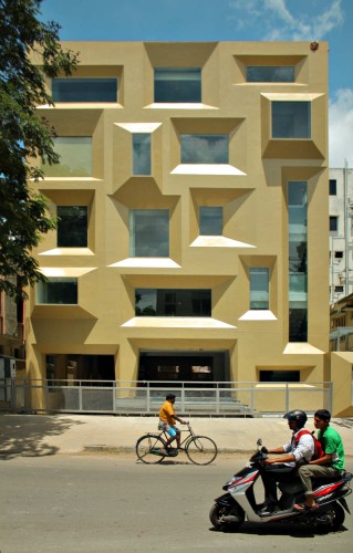 Jewel Box In Bangalore / SDeG