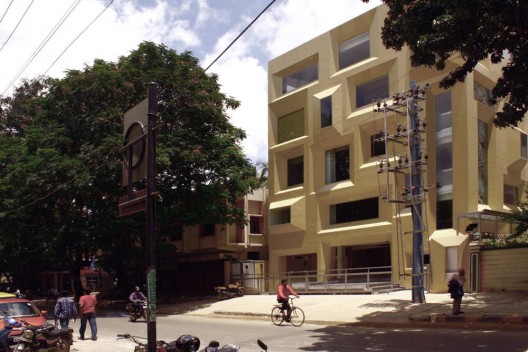 Jewel Box In Bangalore / SDeG