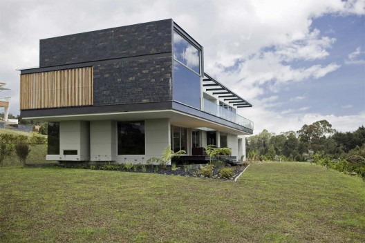 Casa las Palmas / Carlos Eduardo Molina Londoño Architect