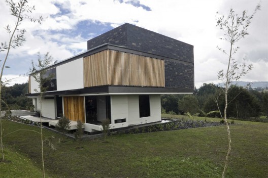 Casa las Palmas / Carlos Eduardo Molina Londoño Architect