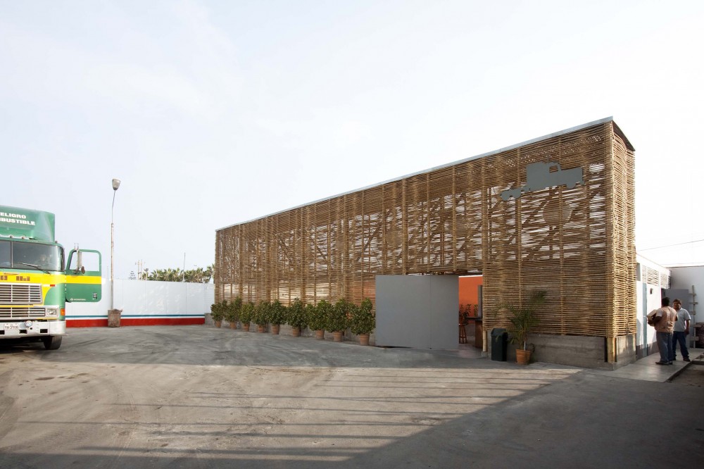 El Camion Restaurant / LLONA + ZAMORA Arquitectos + Fernando Mosquera