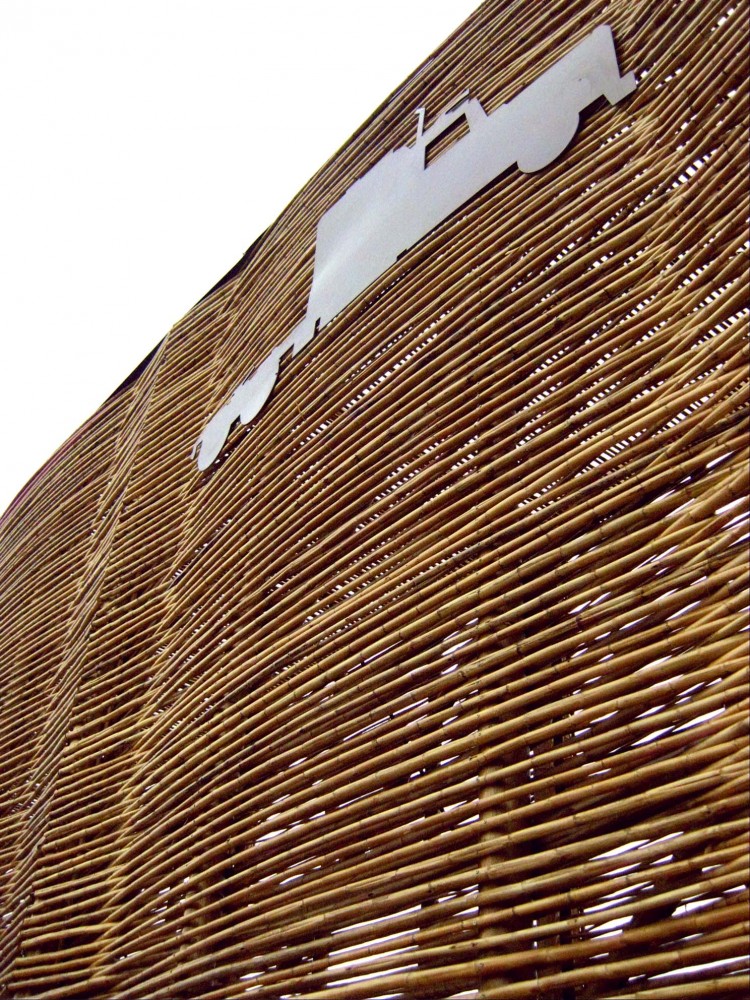 El Camion Restaurant / LLONA + ZAMORA Arquitectos + Fernando Mosquera