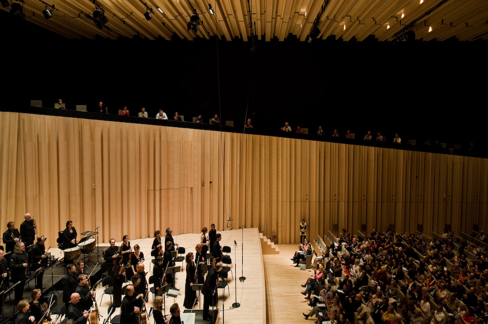 Theatre and Auditorium in Poitiers / JLCG Arquitectos