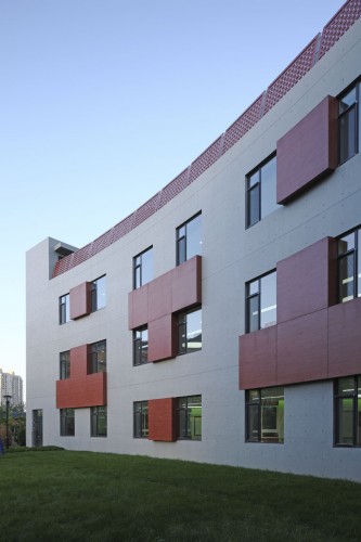 Dalian School / Debbas Architecture