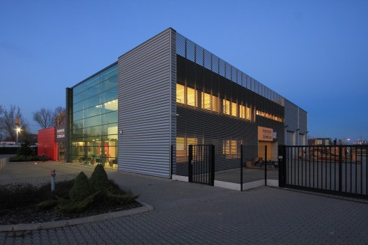 Administrative And Service Building / Branislav Hovorka, Štefan Moravčík, Martin Paulíny