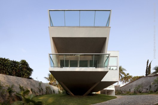 FP House / João Diniz Arquitetura Ltda