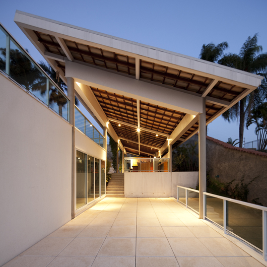 FP House / João Diniz Arquitetura