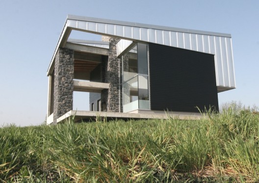 Family House Pojatno / Centura