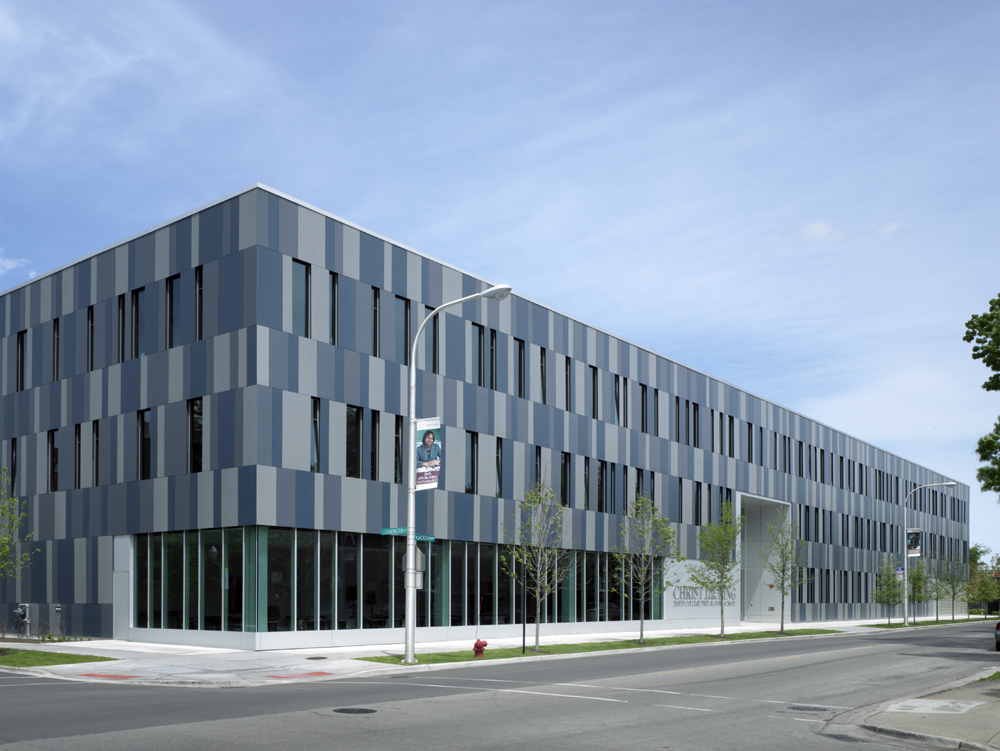 Christ the King Jesuit College Preparatory School / John Ronan Architects