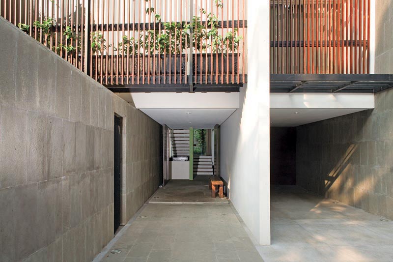 Split Level House / Indra Tata Adilaras