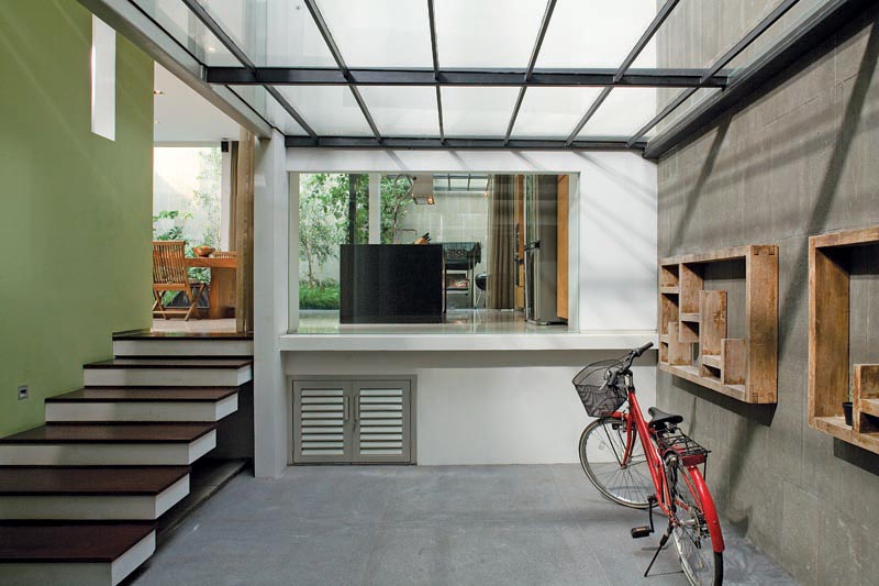 Split Level House / Indra Tata Adilaras