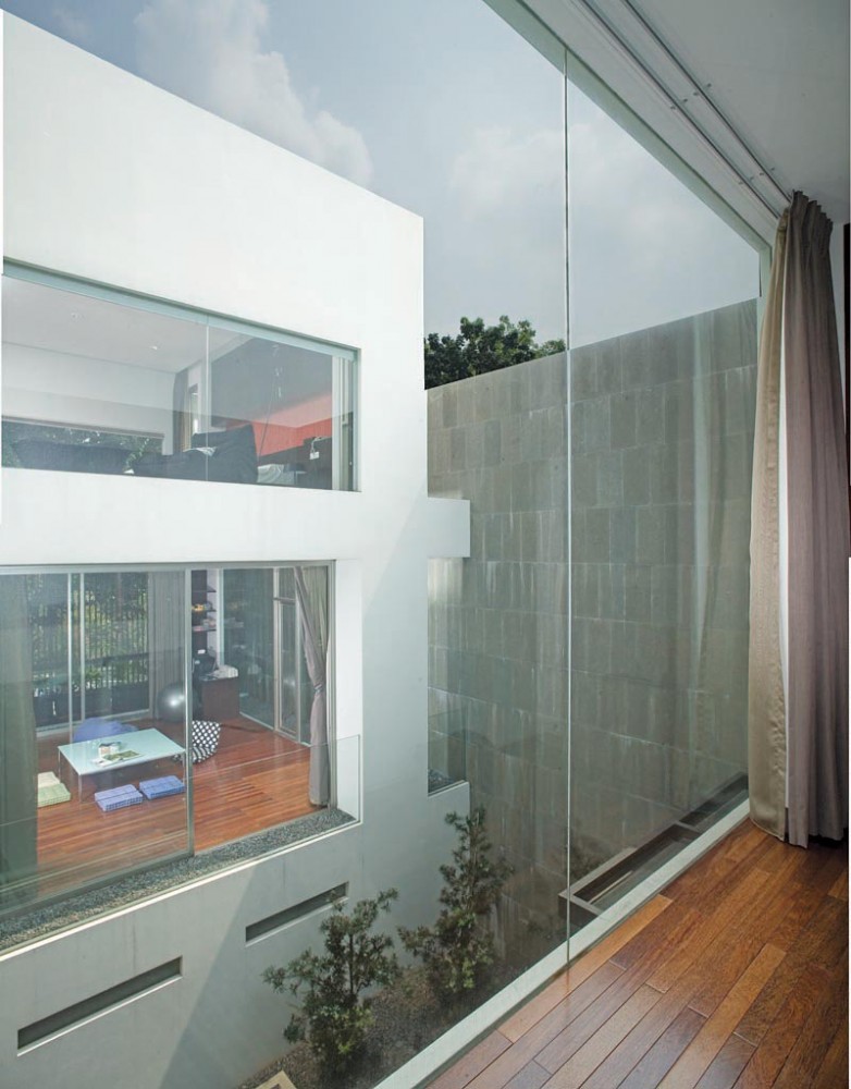 Split Level House / Indra Tata Adilaras