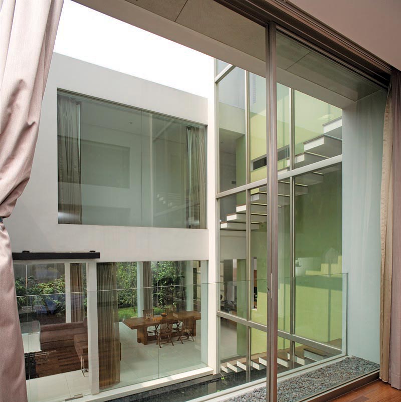 Split Level House / Indra Tata Adilaras