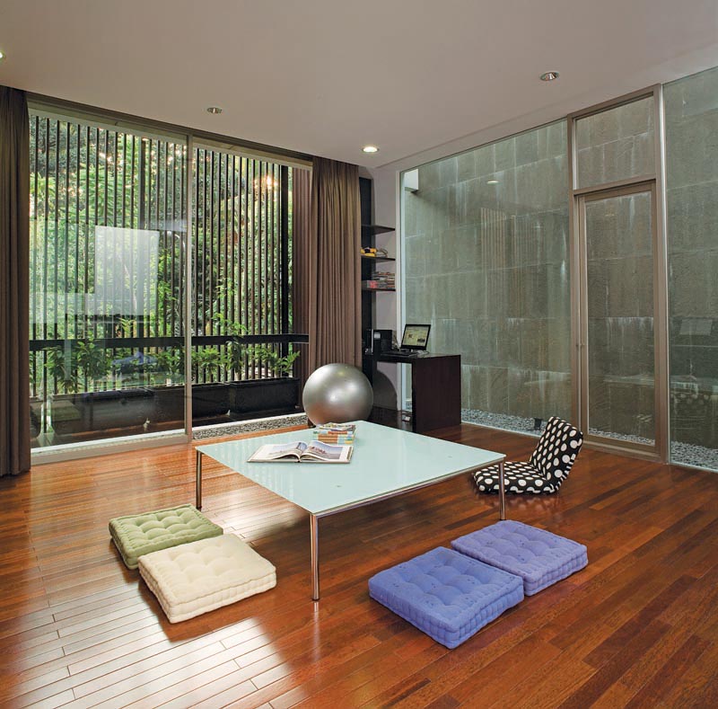 Split Level House / Indra Tata Adilaras