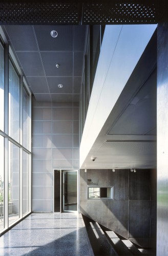 Bangkok University International College and Art Gallery / OFFICE AT Co.