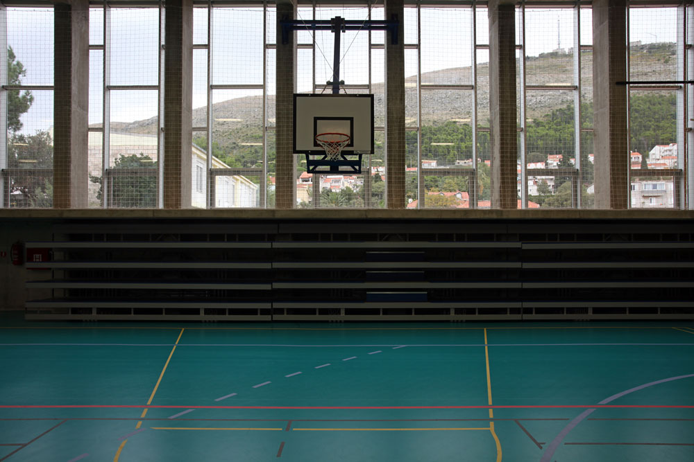 Inside Outside / Ivanisin & Kabashi Arhitekti