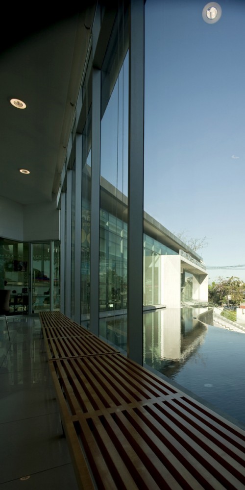 Bangkok University Admission and Information Center / OFFICE AT Co.