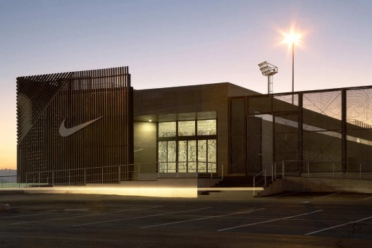 Football Training Centre Soweto / RUFproject