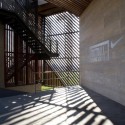 Football Training Centre Soweto / RUFproject Football Training Centre Soweto / RUFproject © Julian Abrams