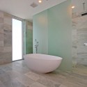 36 Clipper Bay Home / FGR Architects © Trish Hartly