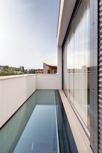 Vultureni House / TECON Architects