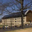 Kroon Hall Yale University / Centerbrook Architects and Planners and Hopkins Architects © Morley von Sternberg