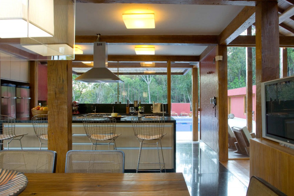 Forest House In Horizonte / David Guerra