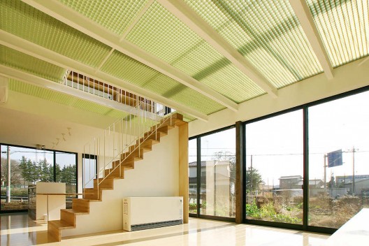 House With Midair Living / StudioGreenBlue
