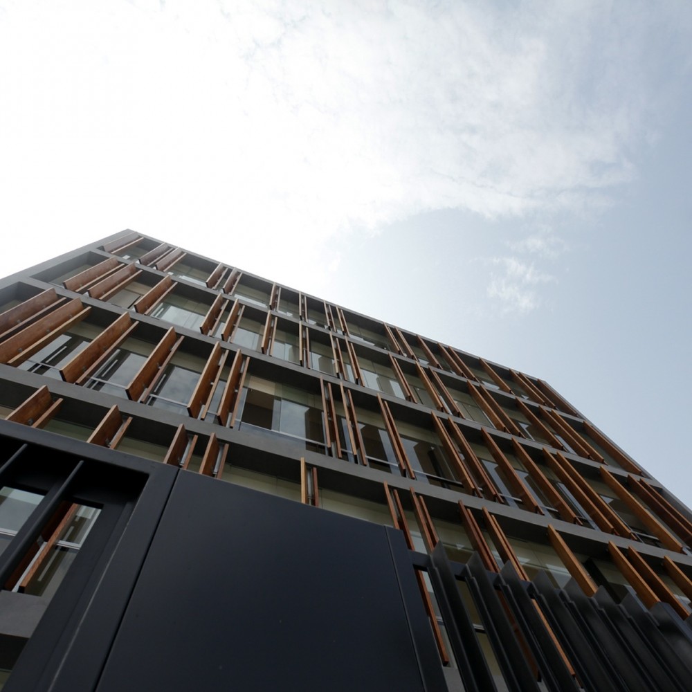 Office Building / Fernando Mosquera and Llona + Zamora Arquitectos