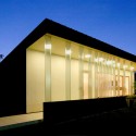 House With Glass Louvers / StudioGreenBlue StudioGreenBlue