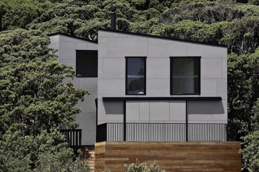 The Pohutukawa House / Matthew Gribben Architecture