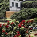 The Pohutukawa House / Matthew Gribben Architecture The Pohutukawa House / Matthew Gribben Architecture © Patrick Reynolds