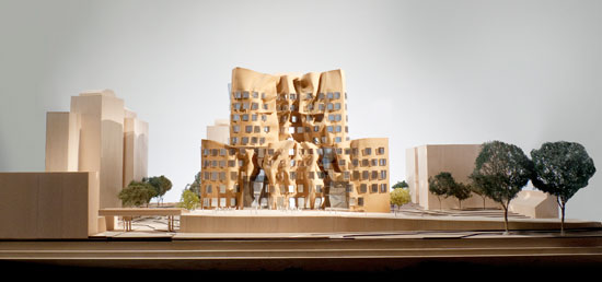 Dr Chau Chak Wing Building / Frank Gehry