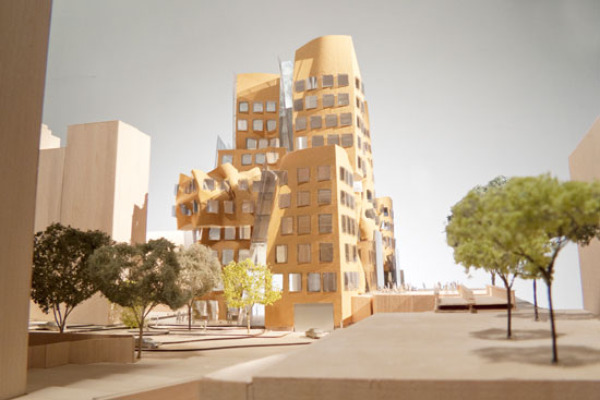 Dr Chau Chak Wing Building / Frank Gehry